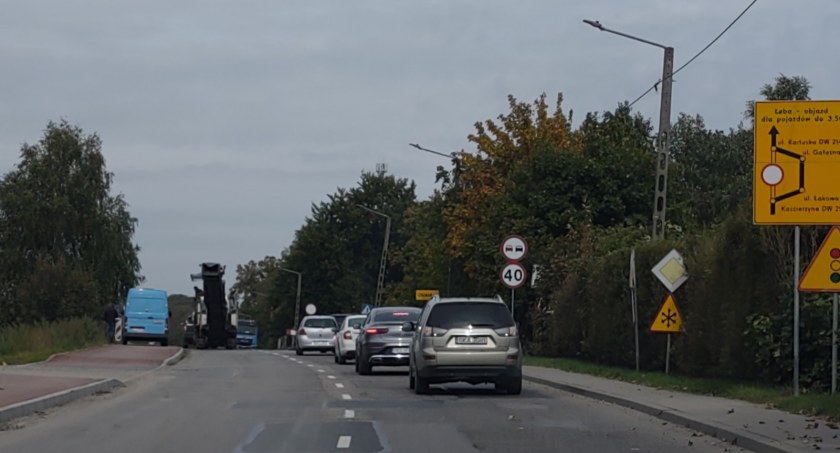 Wiadukt w Kościerzynie wyłączony z ruchu. Kierowcy nie kryją zdenerwowania