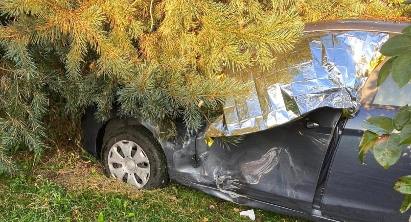Lubań. Wypadek podczas wyprzedzania - 58-letnia kobieta w szpitalu