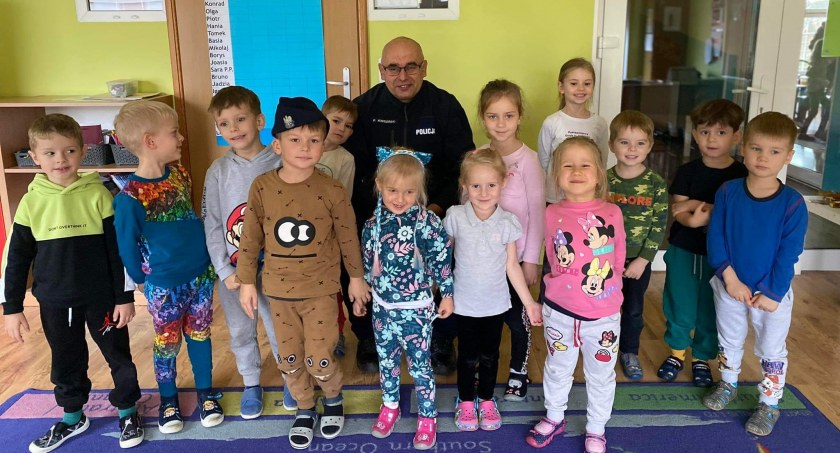Kościerzyna. Policjanci z wizytą u przedszkolaków