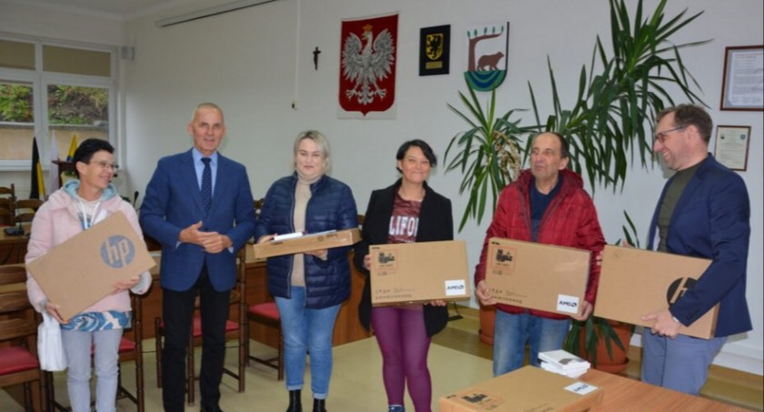 Nowoczesne komputery dla uczniów z gminy Kościerzyna