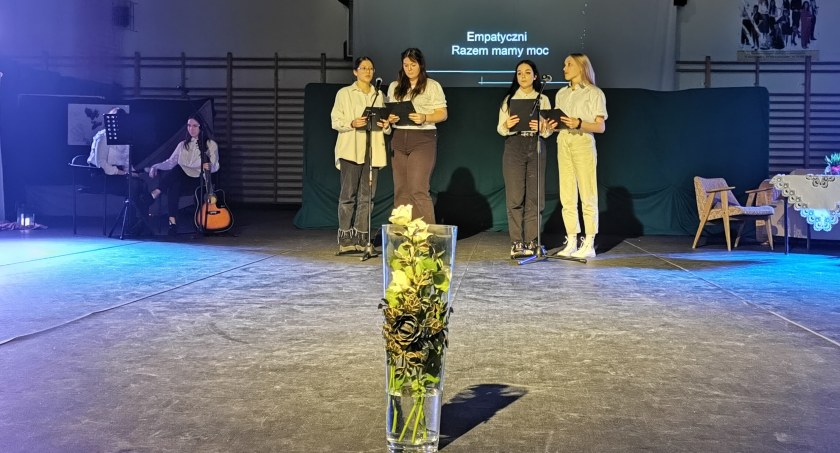 Młodzież Ekonomika przeciwko przemocy