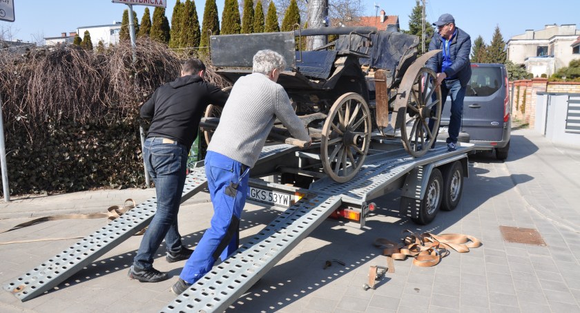 Wyjątkowe pojazdy w MKPE we Wdzydzach. Poznaj ciekawą historię zmierzchu „epoki konia”