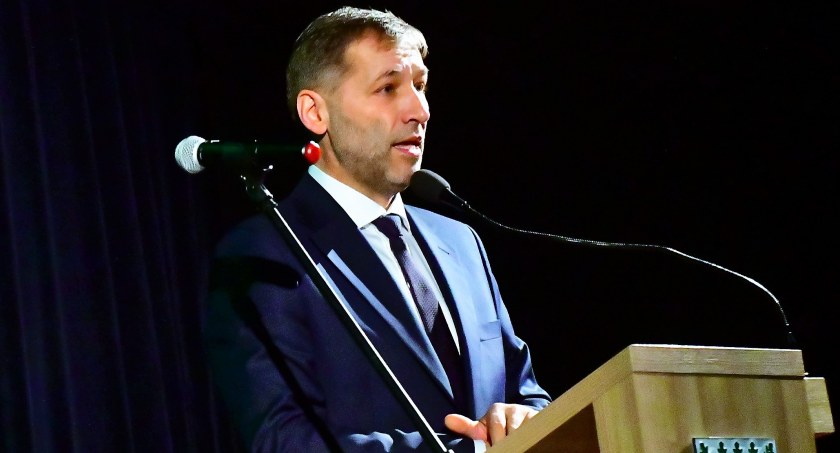 Burmistrza Majewskiego zalała fala krytyki. Poszło o pieniądze