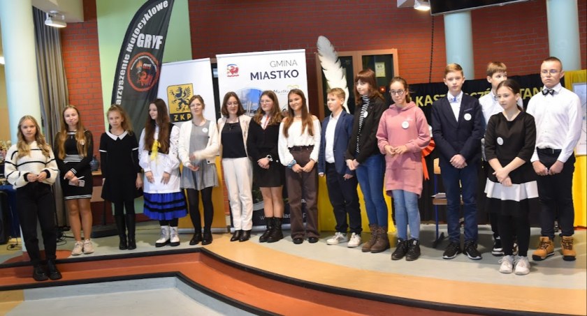 Zasady języka kaszubskiego znają znakomicie