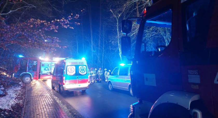 Tragiczny wypadek za Kościerzyną. Dwie osoby nie żyją [AKTUALIZACJA]