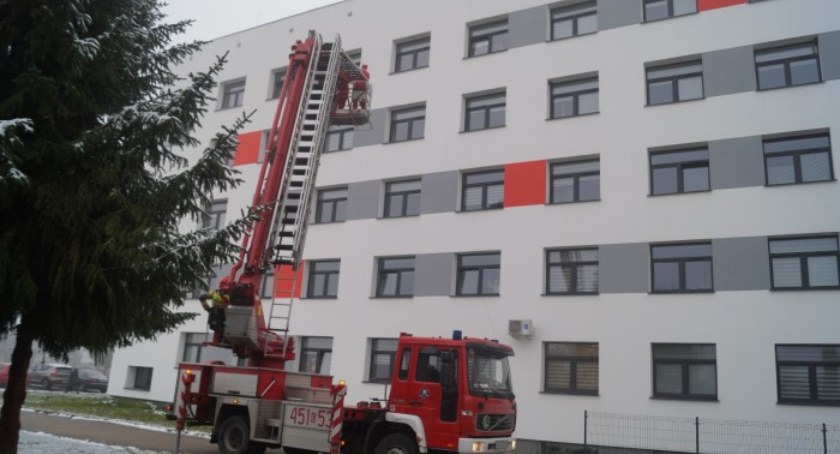 Wyjątkowi goście wchodzili do szpitala przez okno