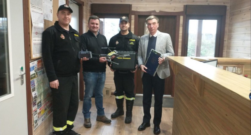 Nowoczesny dron trafił do strażaków z Karsina