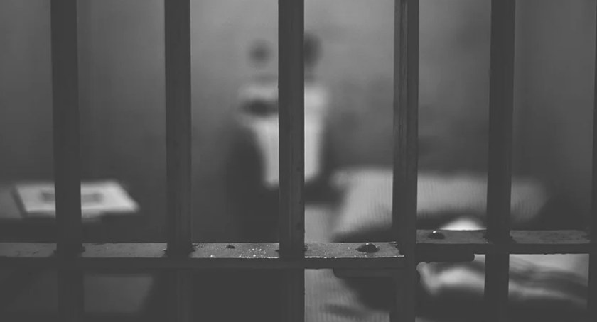 Dwóch poszukiwanych przez sąd już w areszcie