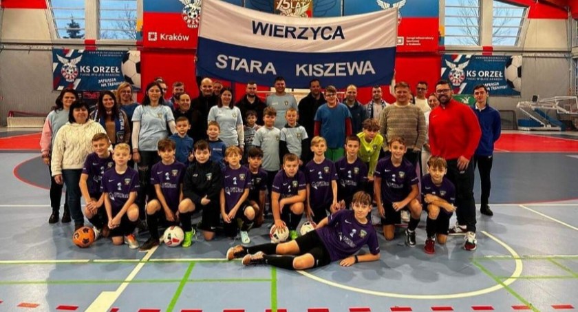 Młodzi piłkarze Wierzycy Stara Kiszewa dali popis swoich umiejętności w Krakowie