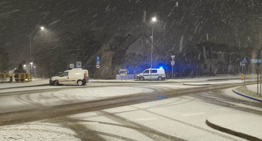 Kościerzyna. Kolizja na rondzie 