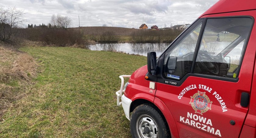 Skrzydłowo. W stawie ujawniono zwłoki 44-latka