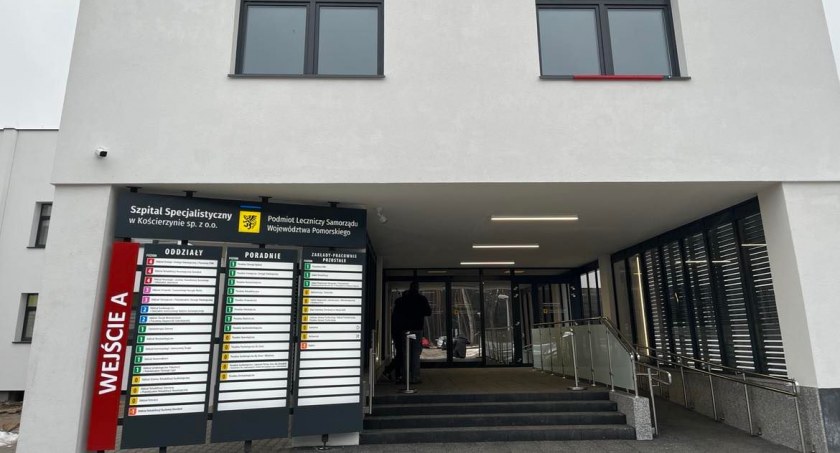 Koniec błądzenia. Wejście główne do szpitala już po remoncie