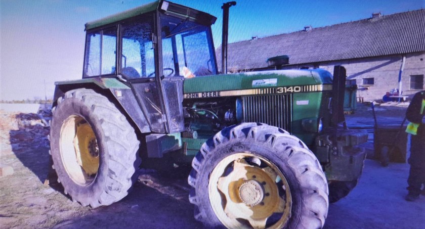 Rozbił traktor na drzewie - miał ponad 3 promile alkoholu!