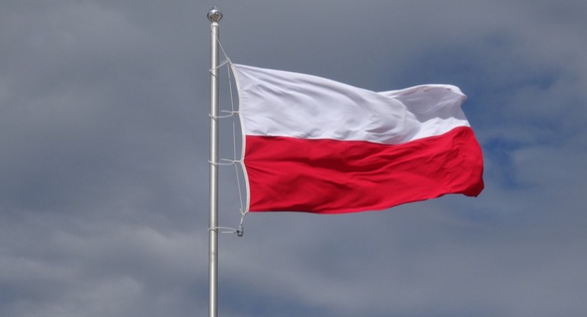 We wtorek Dzień Flagi - pamiętaj, by wywiesić swoją