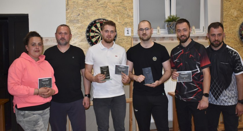 Jakub Lipiński i Michał Sarnowski zwycięzcami turnieju darta w Lipuszu