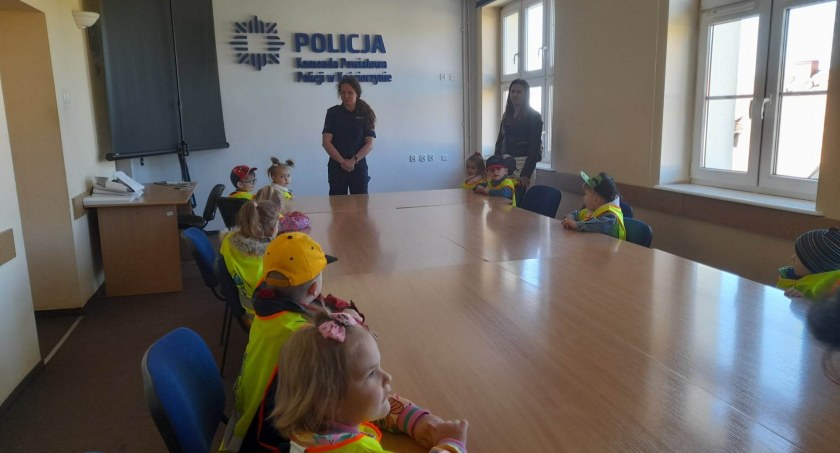 Policjanci gościli młodych mieszkańców Kościerzyny