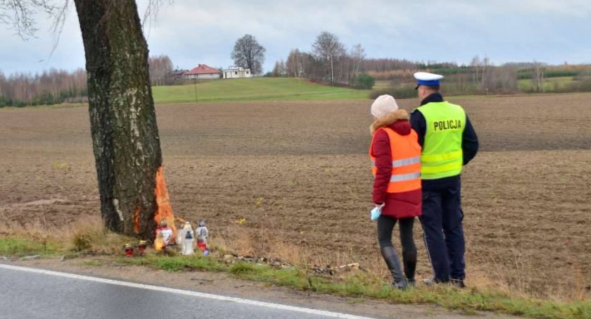 Internauci walczą z piratami drogowymi i mistrzami parkowania