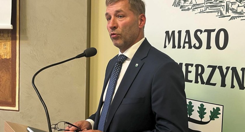 Burmistrz w ogniu krytyki. Radni nie udzielili mu wotum zaufania i absolutorium