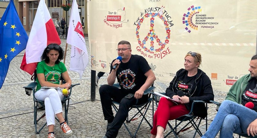 Tour de Konstytucja - o prawach obywatelskich i wyborach rozmawiano w Kościerzynie