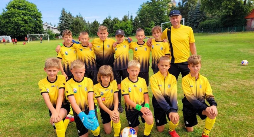 Młodzi piłkarze Santany mimo wakacji, nadal szlifują formę