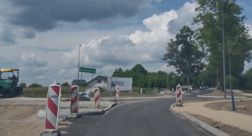 Remont drogi wojewódzkiej nr 214 w Starej Kiszewie. Koniec prac jesienią