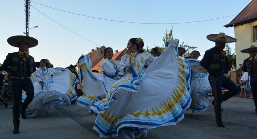 Folklor świata w środę zagości na ulicach Wiela