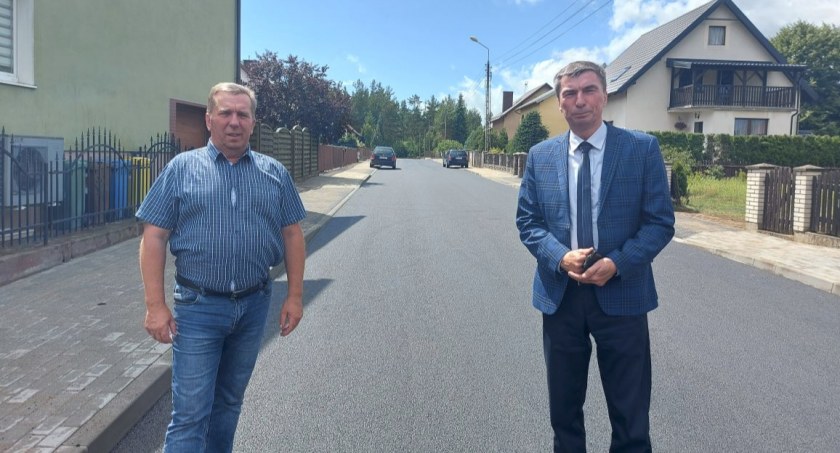 Kolejna droga w Karsinie zyskała nowy blask