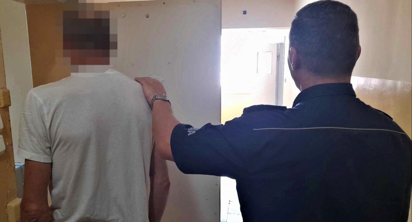 Zadeptał dwa kotki - mężczyzna usłyszy zarzut zabójstwa