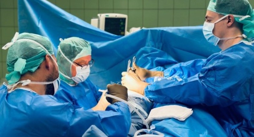 Wyjątkowa operacja w kościerskim szpitalu. Wykorzystano technologię 3D