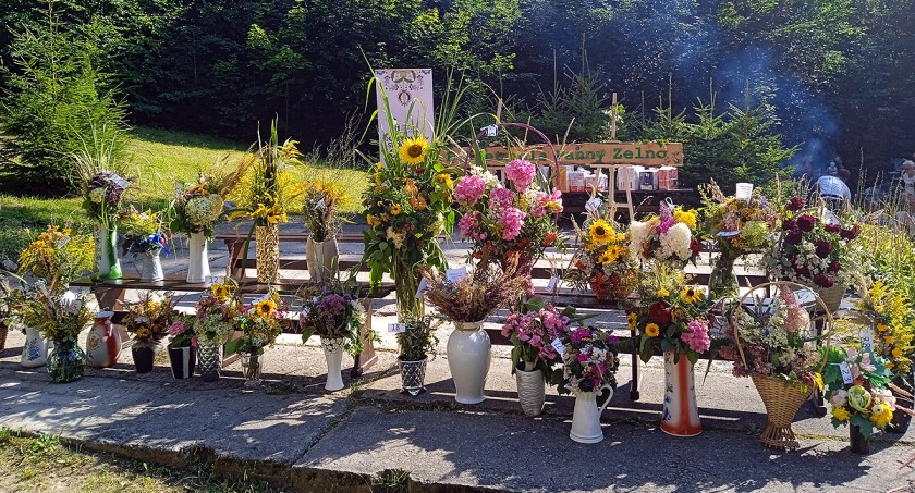 Kościerzyna. Układali bukiety dla Panny Zelno