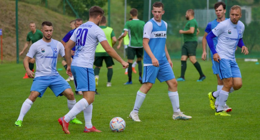 Fatalny weekend dla Kaszubii, Gwiazdy i KS Skorzewo