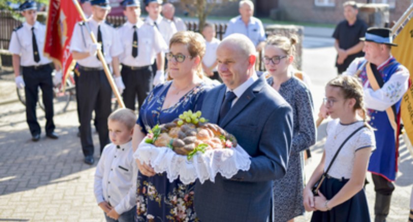 W Karsinie mieszkańcy i rolnicy dziękowali za plony