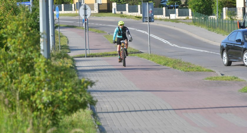 Budowa ścieżki rowerowej do Skorzewa wreszcie się rozpoczyna