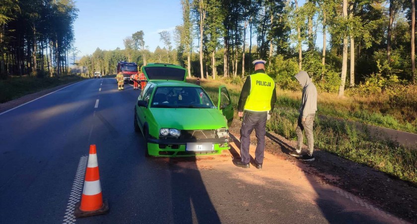 Kościerzyna. Czołówka volkswagena z fordem