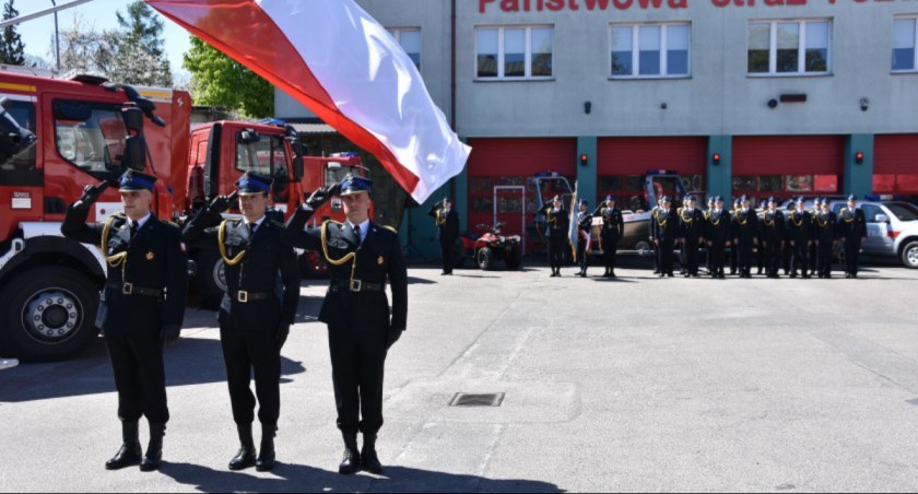 Uroczystość wręczenia sztandarów kościerskiej straży pożarnej