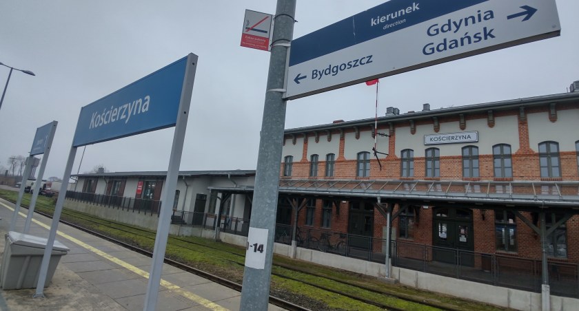 Trudna podróż pociągiem z kościerskiego dworca PKP