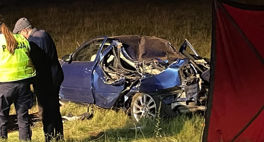 Tragiczny wypadek na K20 - nie żyje dwóch młodych mężczyzn