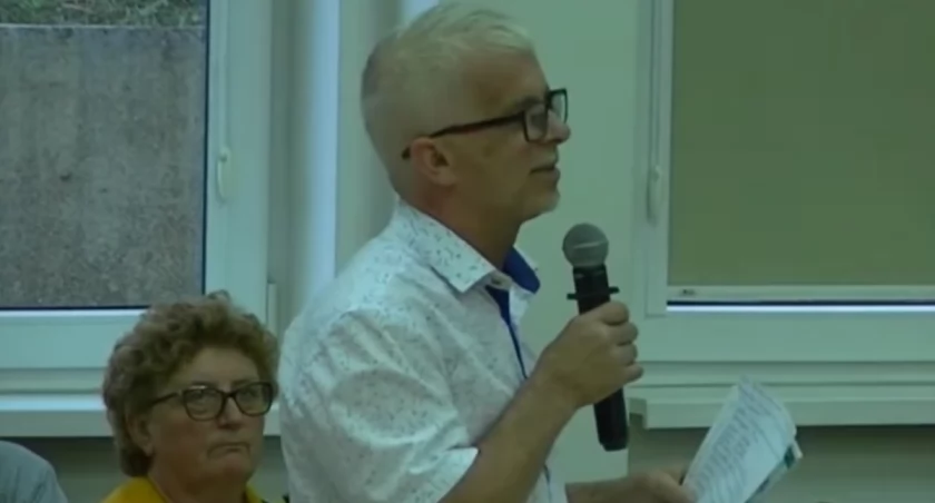 Kandydat PiS zabiegał o głosy podczas sesji Rady Gminy Kościerzyna. Czy złamał prawo?