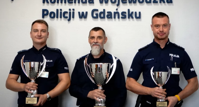 Mł. asp. Piotr Miler z Kościerzyny na podium pomorskiego turnieju dyżurnych