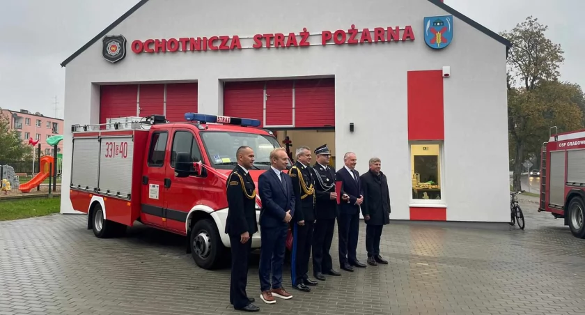 OSP Grabowo Kościerskie z nowym samochodem