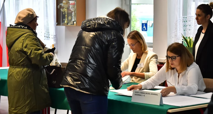 Mieszkańcy powiatu kościerskiego głosują