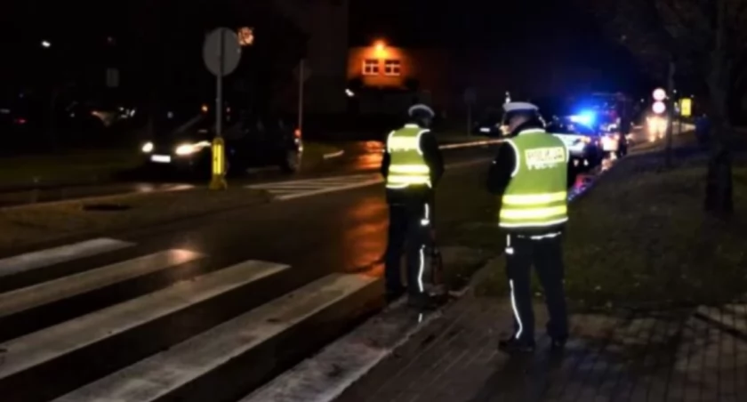 Kaliska Kościerskie. Pieszy walczy o życie po potrąceniu na przejściu dla pieszych