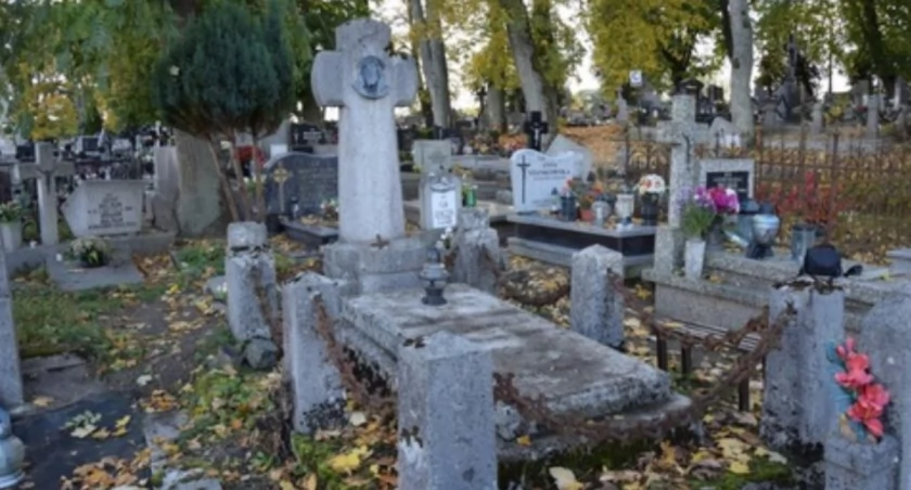 Będą zbierać pieniądze na ratowanie zabytkowych nagrobków