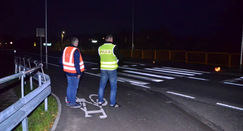 Służby pracowały na miejscu tragicznego wypadku w Kaliskach Kościerskich