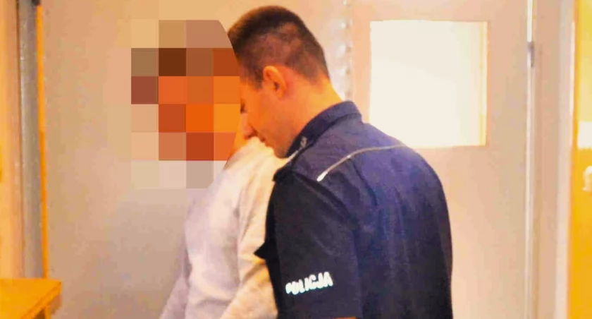Policjanci zatrzymali sprawcę włamania do sklepu 