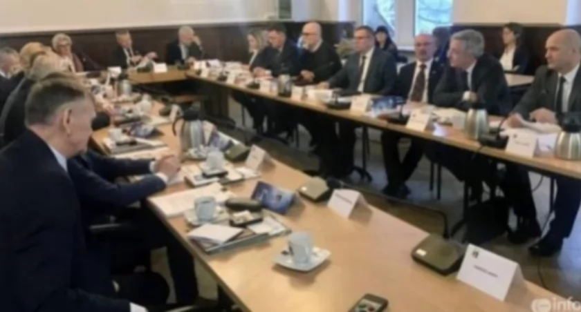 LII sesja Rady Powiatu Kościerskiego - program
