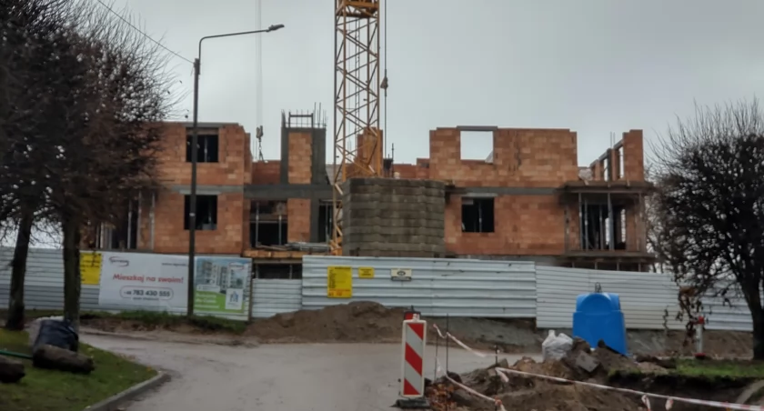 Najwyższy blok w Kościerzynie pnie się w górę