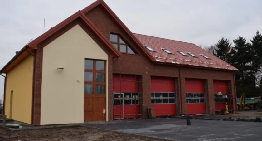 Budowa remizy strażackiej w Karsinie na finiszu