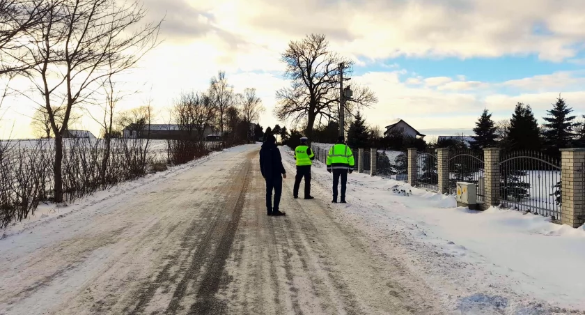 Policjanci pracowali na miejscu śmiertelnego wypadku