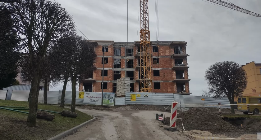Najwyższy blok w Kościerzynie nabiera kształtów